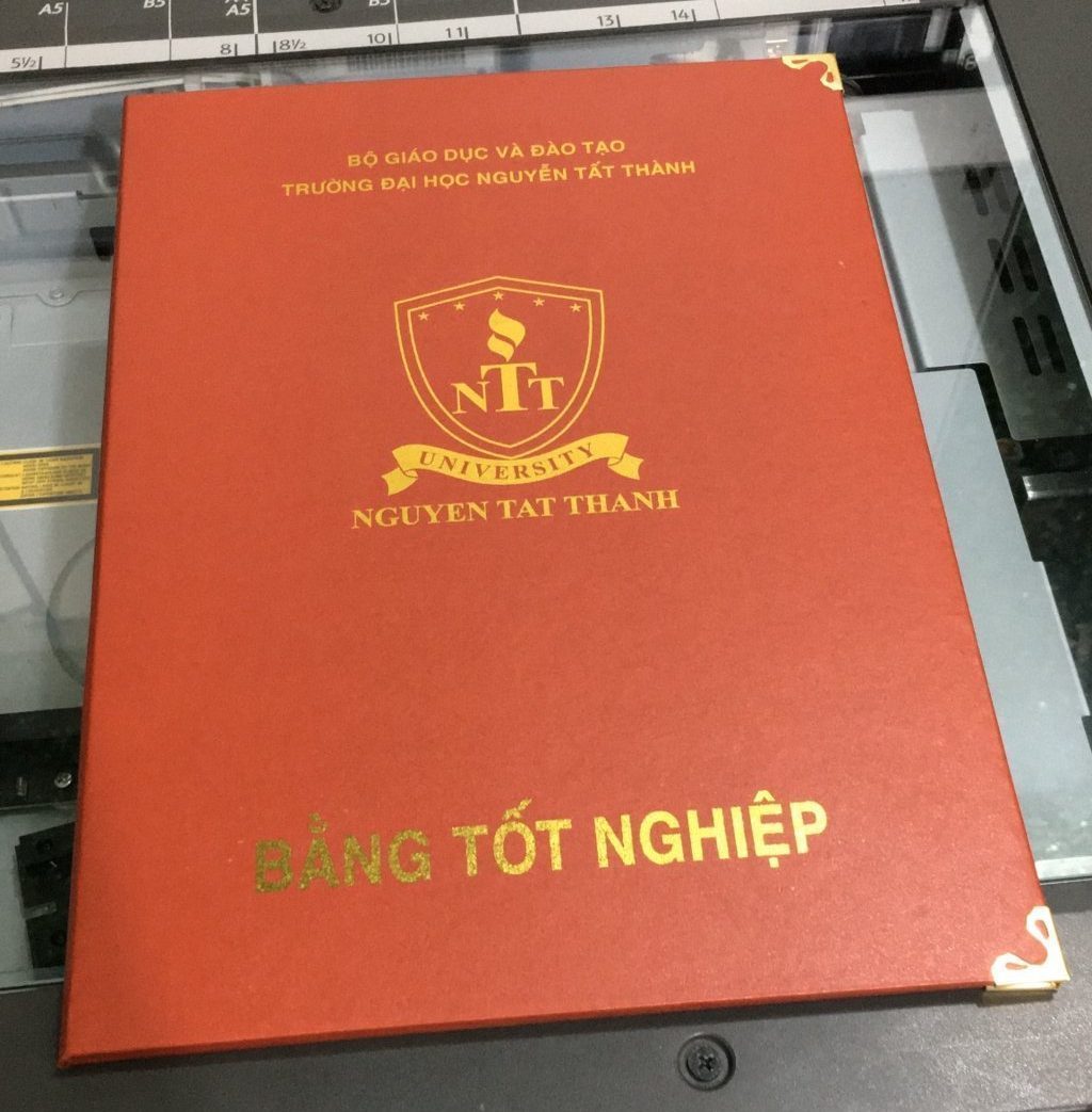 Công Nghệ Gia Công Biểu Tượng Và Logo Trên Bìa Đựng Bằng Công Nghệ Gia Công Biểu Tượng Và Logo Trên Bìa Đựng Bằng